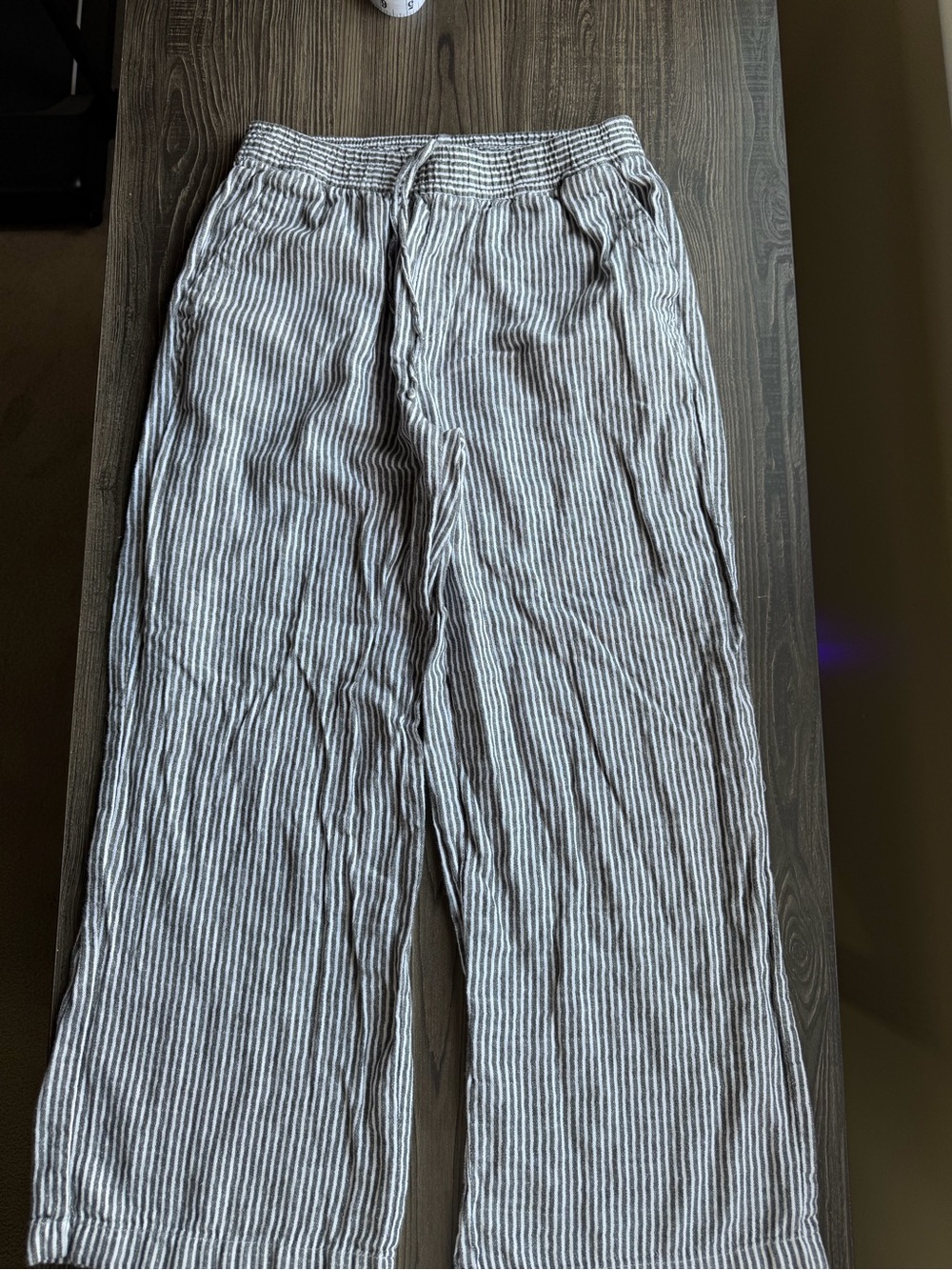Old Navy Black and White Striped Wide-Leg Pants